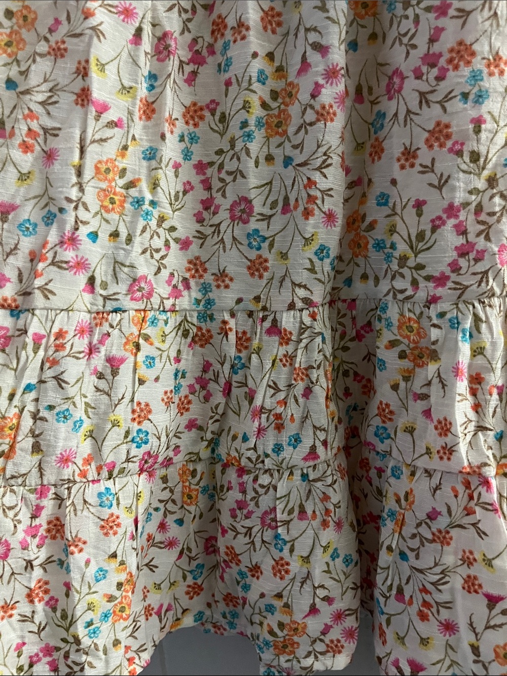 Lightweight White Floral Flutter Sleeve Tunic - Picture 13 of 13